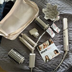 Shark Flex Style w 5 Attachments